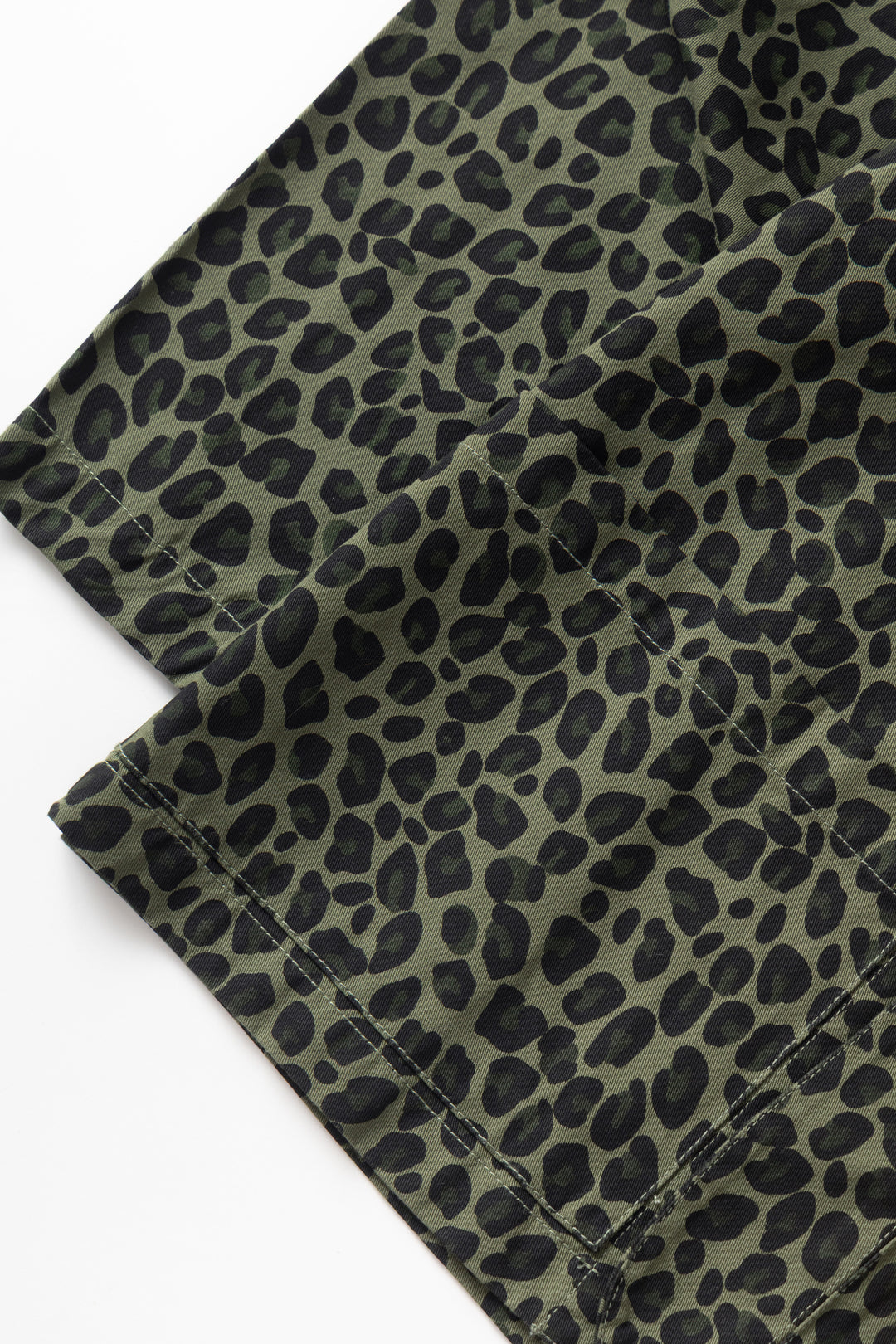 Patterned Easy Chef Shirt - Green Leopard