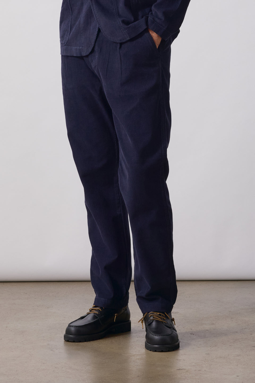 Fine Cord Waiter Pants - Dark Navy
